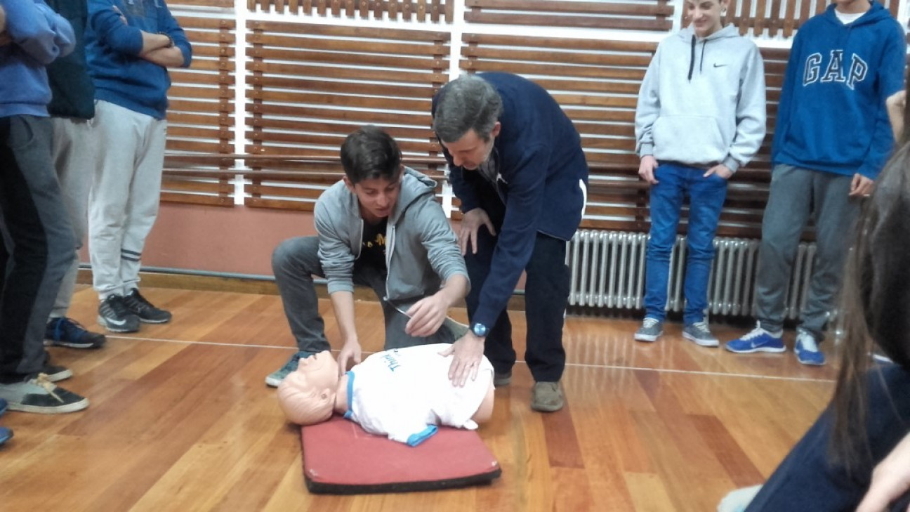 imagen Curso de RCP para estudiantes brigadistas de tercer año