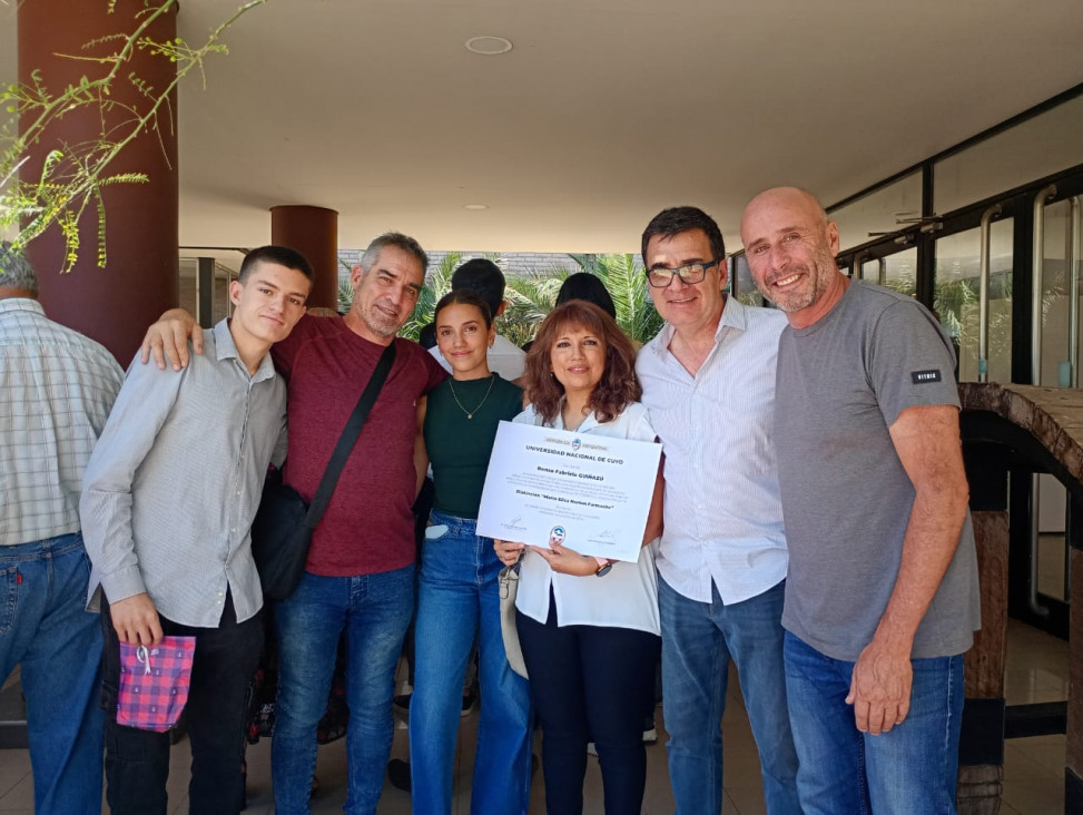 imagen Tres estudiantes del CUC recibieron la distinción "María Elisa Norton Farmache"