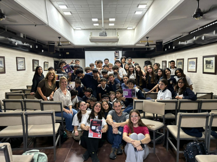 imagen Estudiantes y docentes del CUC llevaron su campaña contra la ciberludopatía al Martín Zapata