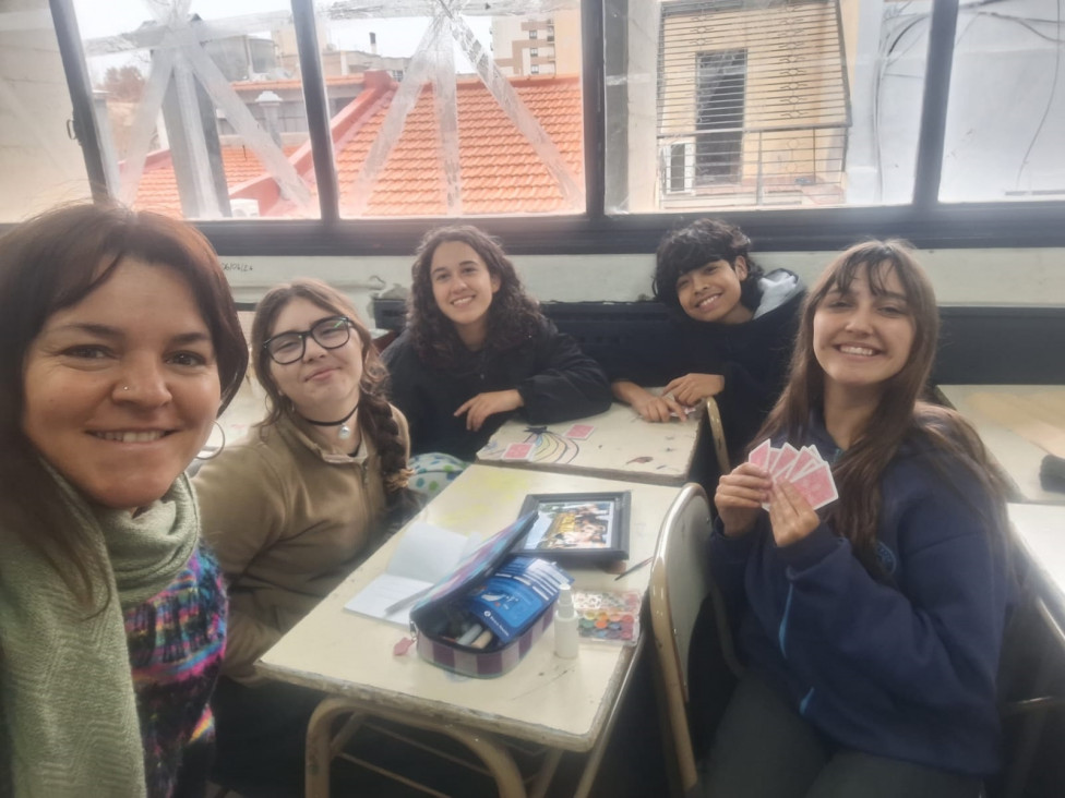 imagen Energías renovables en el aula: estudiantes del CUC fabricaron hornos solares caseros