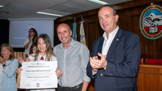 imagen Persistencia en la adversidad: siete estudiantes del CUC fueron reconocidos con la distinción Farmache