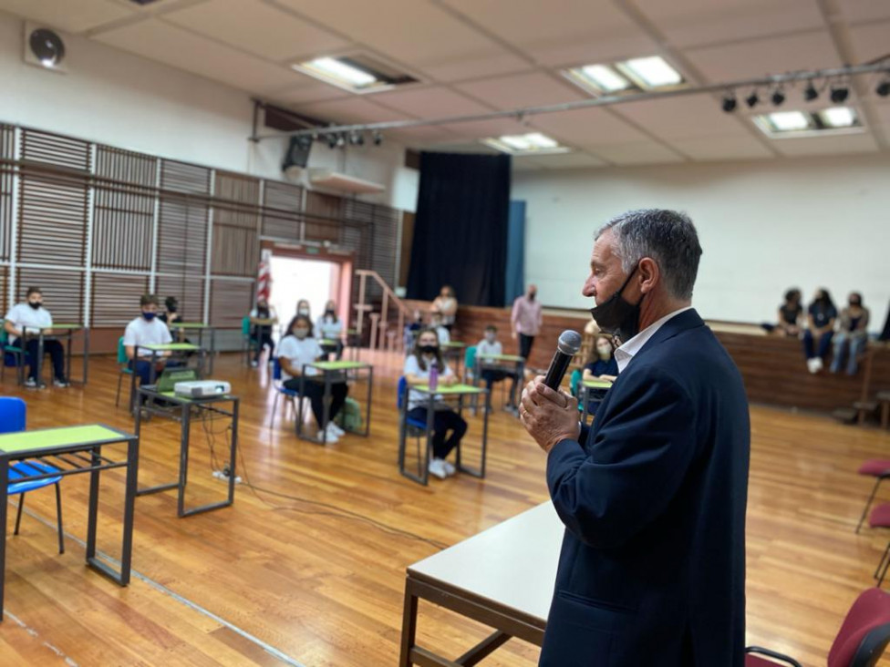 imagen Regreso progresivo a la presencialidad: el Rector Pizzi recorrió escuelas de la UNCUYO