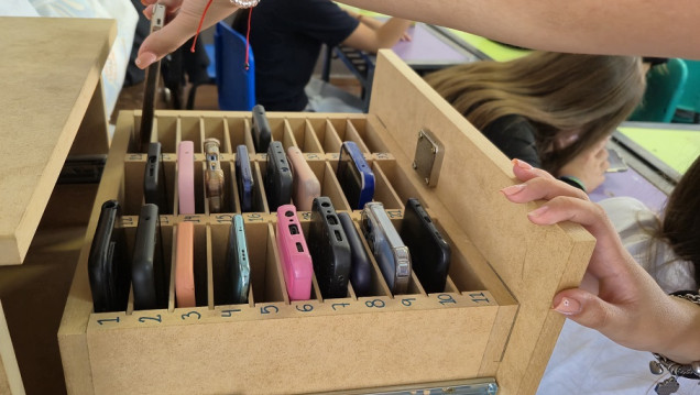 imagen El CUC comenzó a implementar plenamente el régimen de resguardo de celulares desde el 9 de marzo