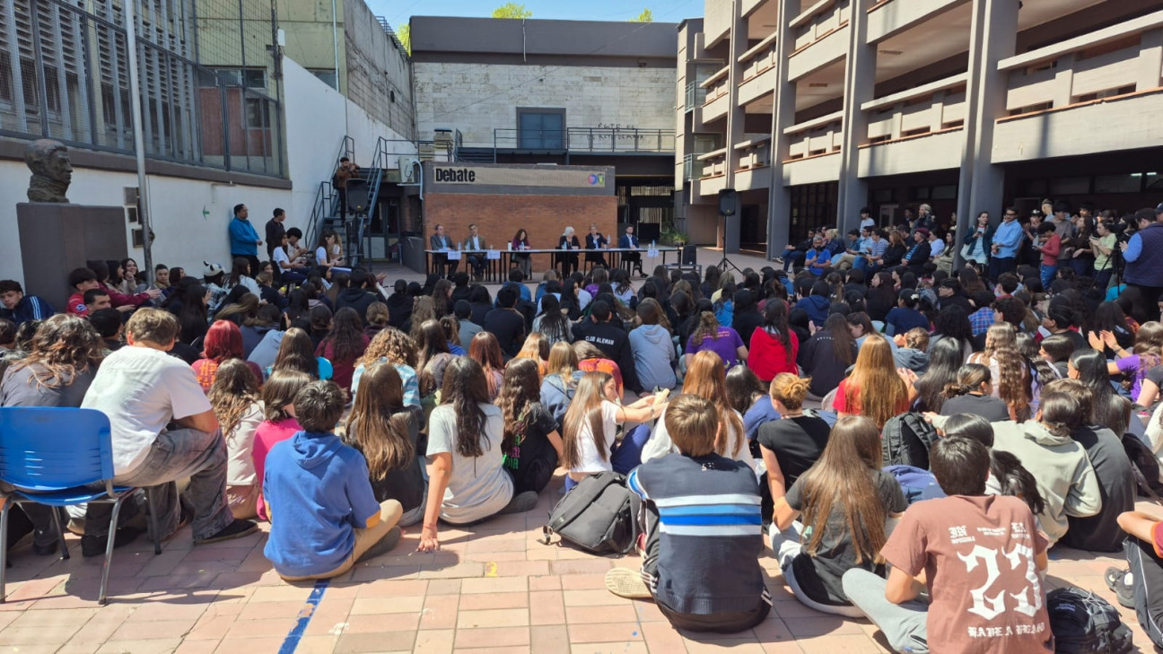 imagen Estudiantes del CUC realizaron un debate entre candidatos a Diputados Nacionales