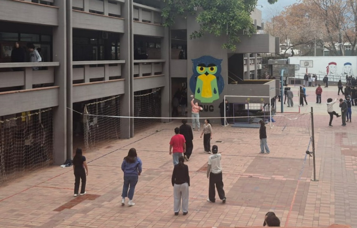 imagen Más allá de una norma, una experiencia institucional para educar en el uso responsable de la tecnología digital