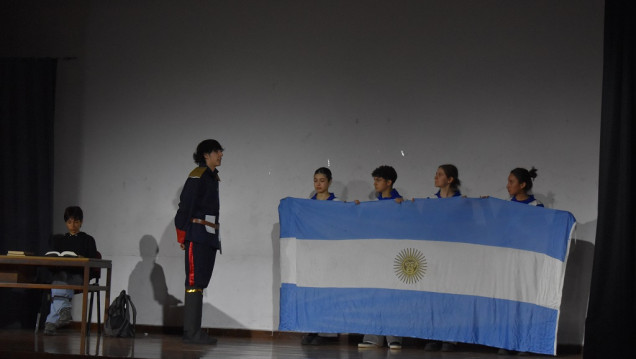 imagen Estudiantes de 4H B rindieron homenaje a Manuel Belgrano