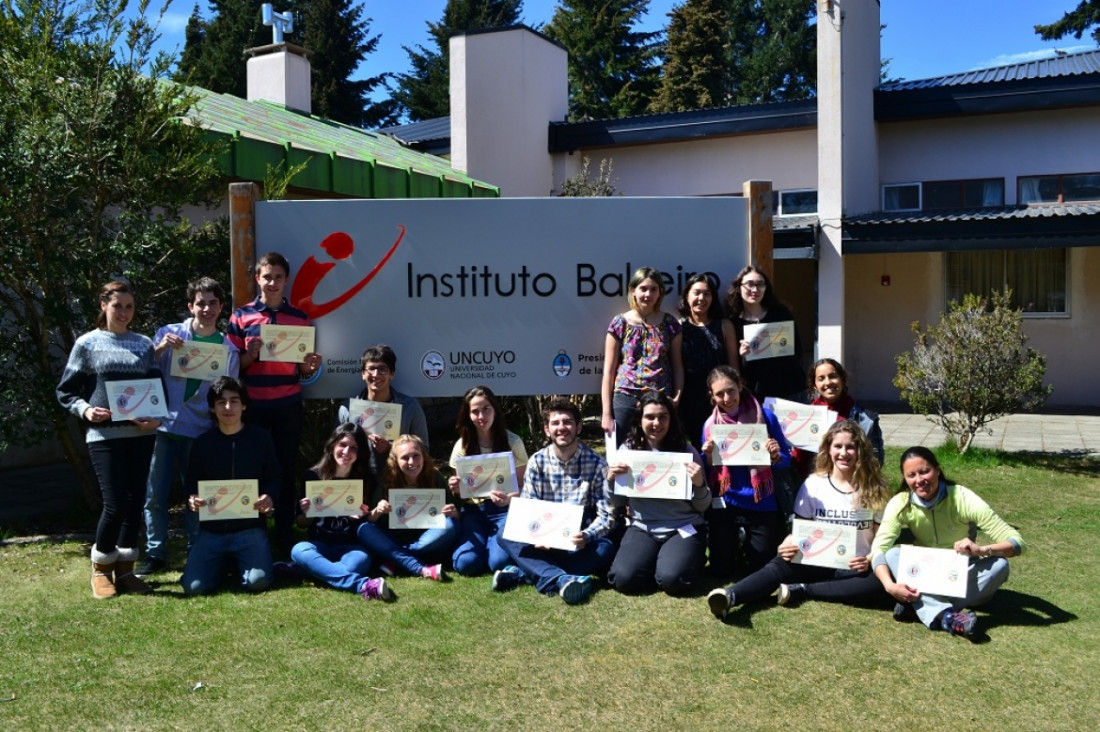 imagen Experimentos, laboratorios y seminarios: la semana de un estudiante del CUC en el Balseiro