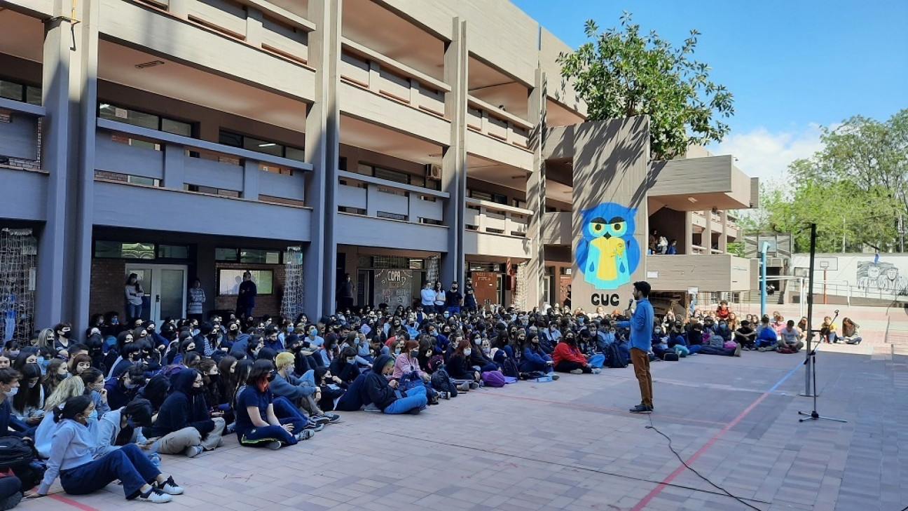 imagen Se realizó la charla-taller "Sentir y expresar las emociones desde el arte"