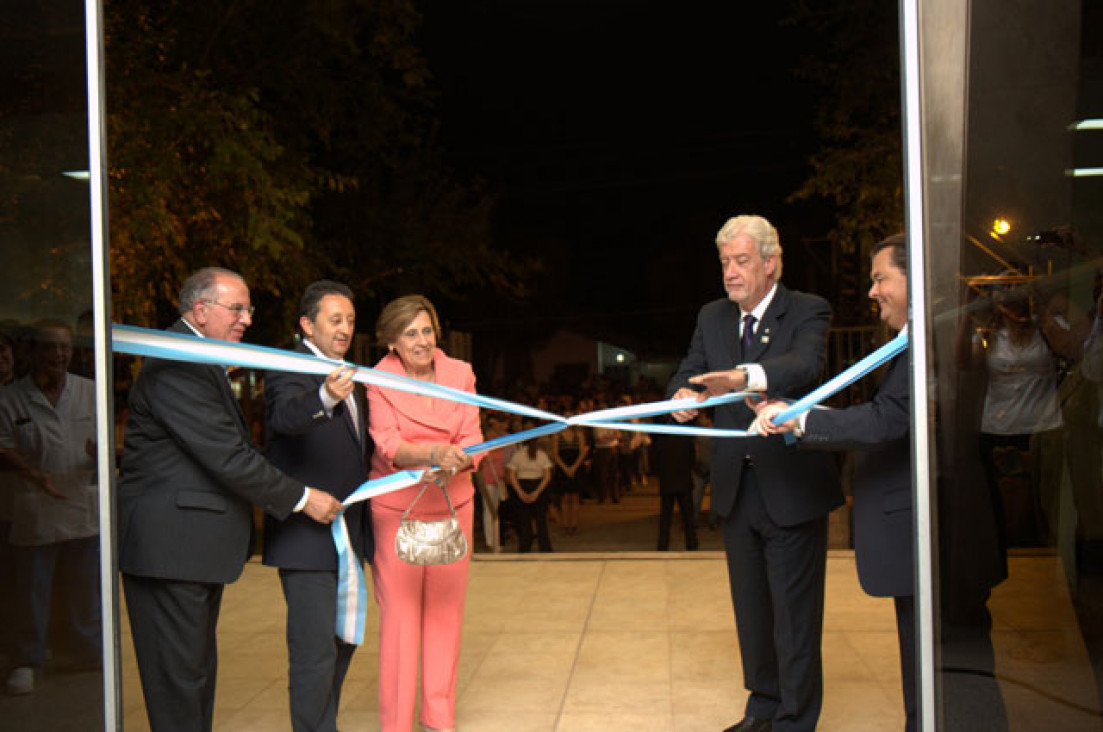 imagen Con el compromiso de un nuevo paradigma se inauguró el Hospital Universitario