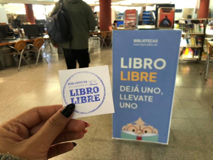 imagen La Biblioteca Central de la UNCUYO liberar libros en la Expo Educativa 2024