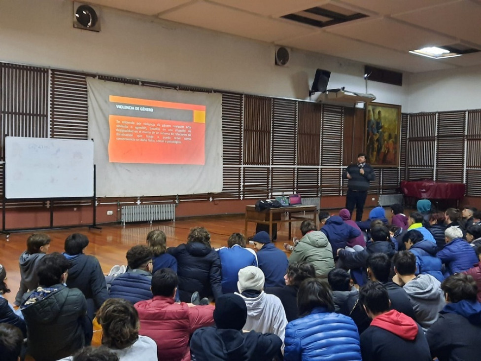 imagen Se brindó la charla: "Ser varones hoy" para los estudiantes del CUC