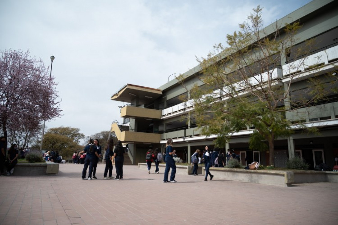 imagen Las escuelas secundarias de la Universidad abren sus puertas