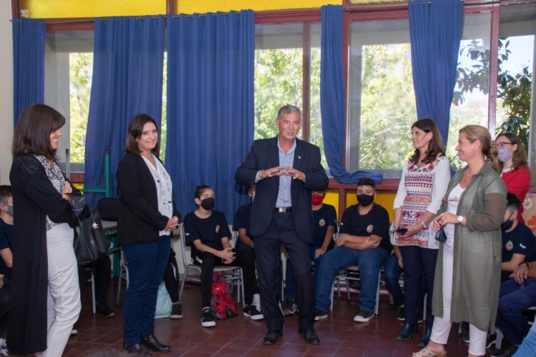 imagen Inicio de ciclo lectivo: el Rector Pizzi recorrió escuelas secundarias