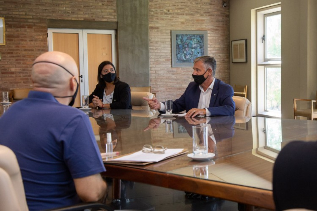 imagen Escuelas de la UNCUYO: el rector Pizzi les garantizó a los padres la vuelta a la presencialidad