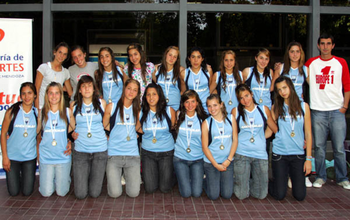 imagen Las leonas del CUC buscan el oro en salta