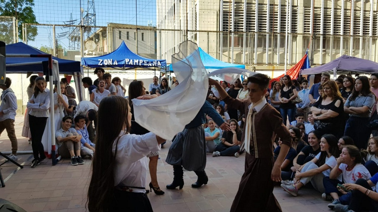 imagen Los primeritos del CUC realizaron actividades por el día de la tradición